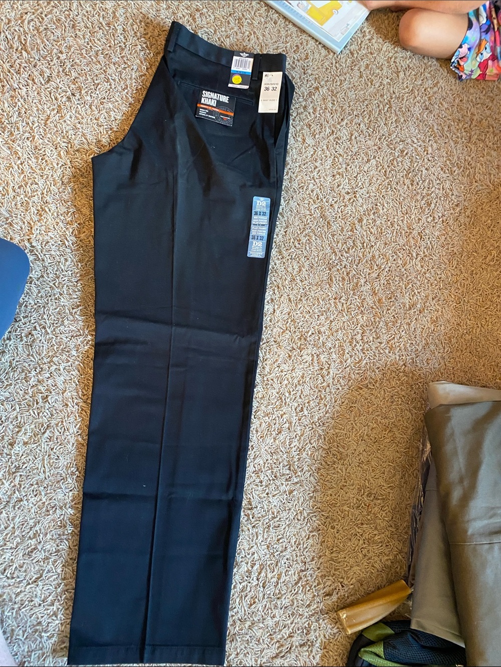 Signature Black Khakis/ dockers/ W36 L32